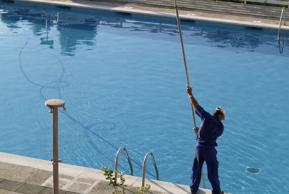 Certified Swimming Pool Technicians in Land O Lakes FL