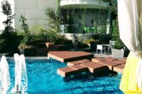 swimming pool with pool aerator