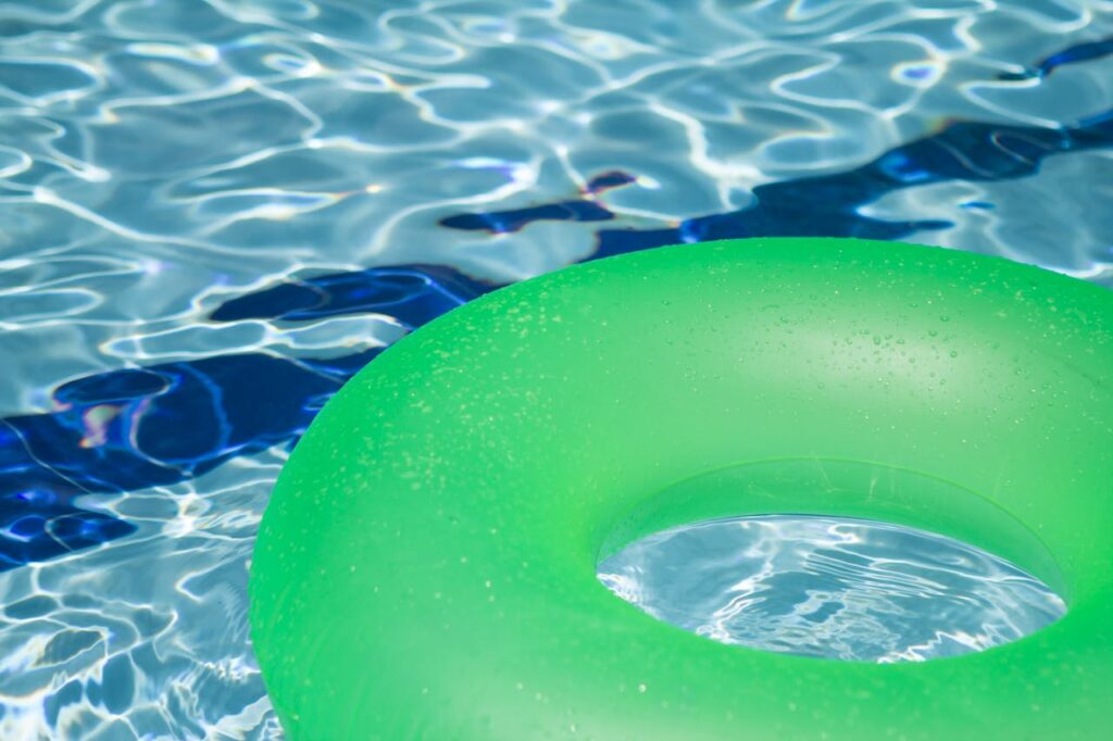 inner tube in a swimming pool, pool stabilizer